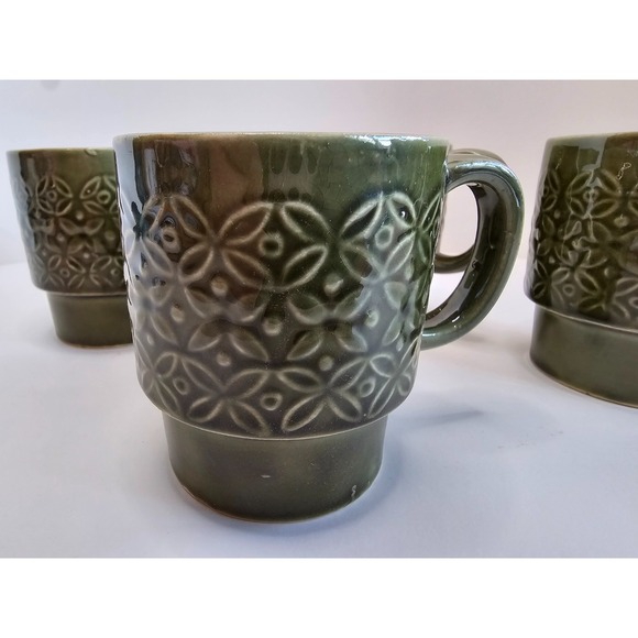 Other - Vintage Avocado Green Mug Set of Four with Hanging Wall Rack 1970's Japan NIB
